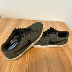 Nike SB Solar Check Olive Green Men’s 11  Skate Shoe preowned